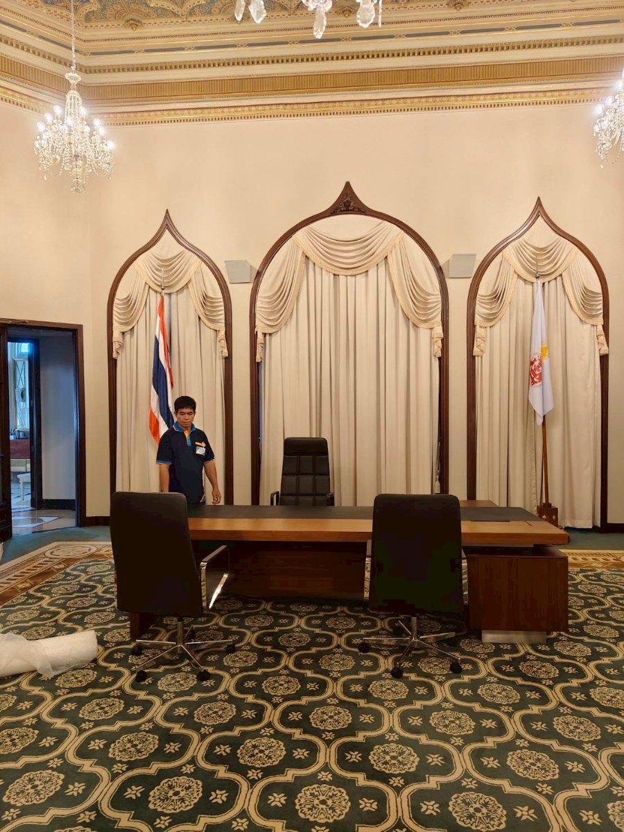 ผลงานรื้อ ถอน ขนย้ายประกอบติดตั้งโต๊ะทำงานที่ทำเนียบ 2