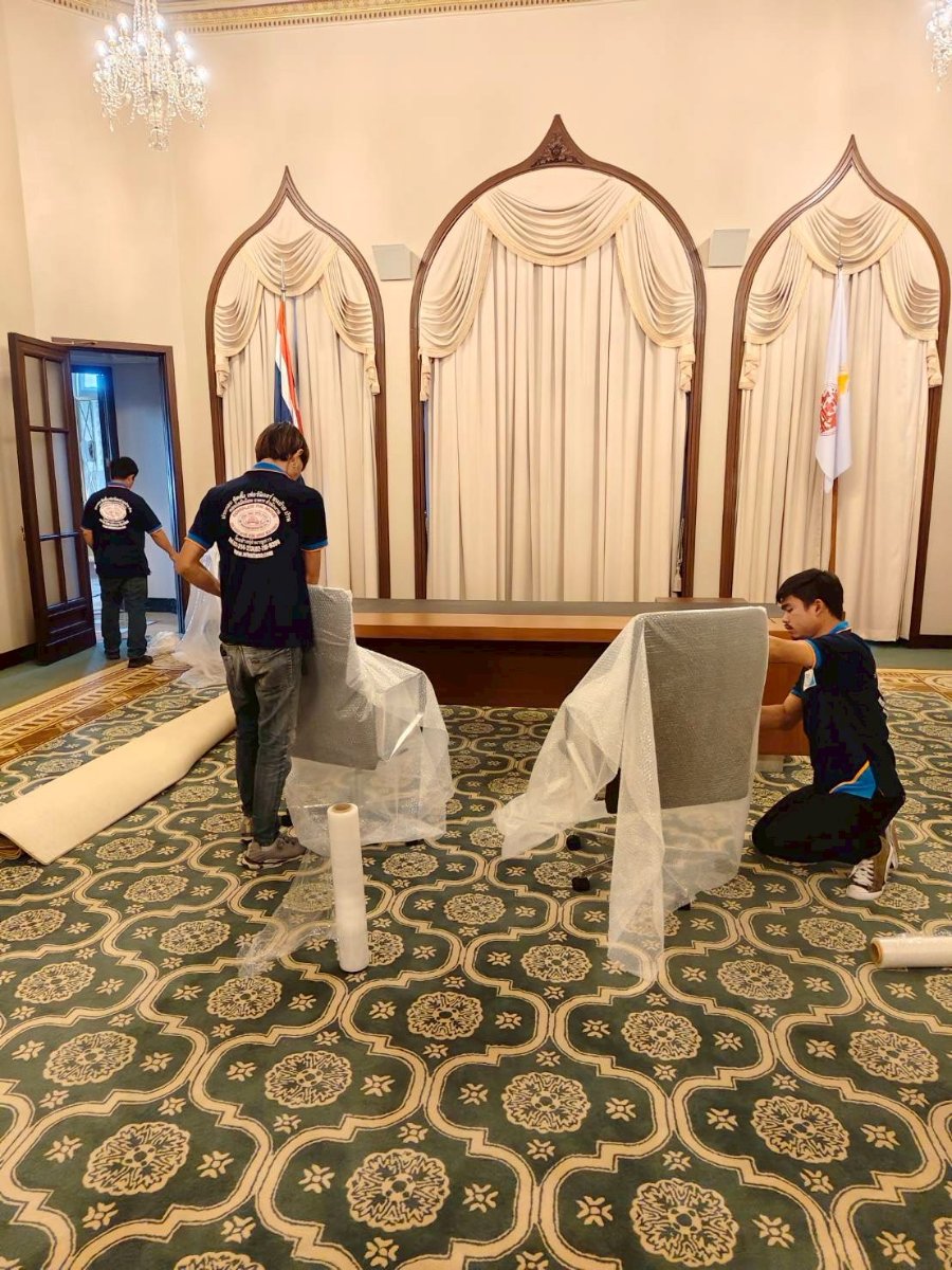 ผลงานรื้อ ถอน ขนย้ายประกอบติดตั้งโต๊ะทำงานที่ทำเนียบ 3