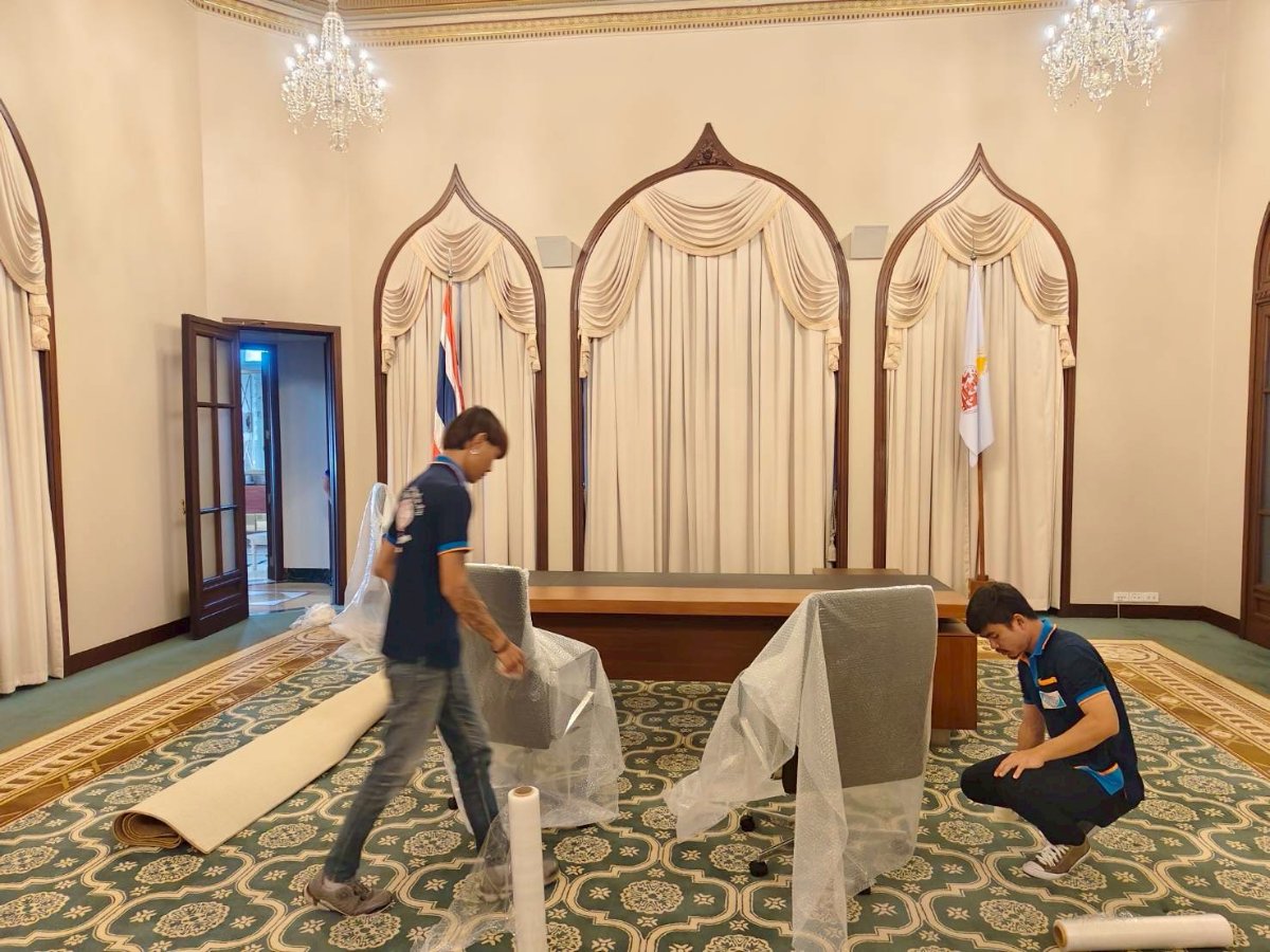 ผลงานรื้อ ถอน ขนย้ายประกอบติดตั้งโต๊ะทำงานที่ทำเนียบ 4