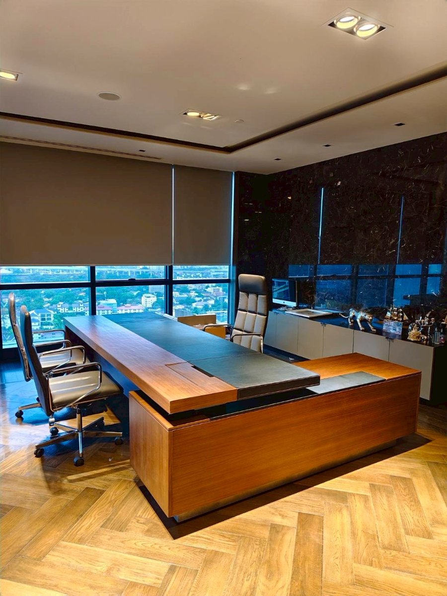 ผลงานรื้อ ถอน ขนย้ายประกอบติดตั้งโต๊ะทำงานที่ทำเนียบ 7