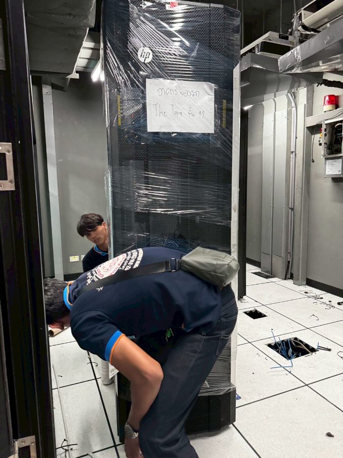 ผลงานขนย้ายตู้ Rack Server IT 10